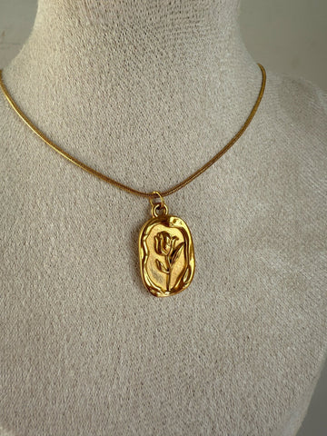 Flower Frame Necklace