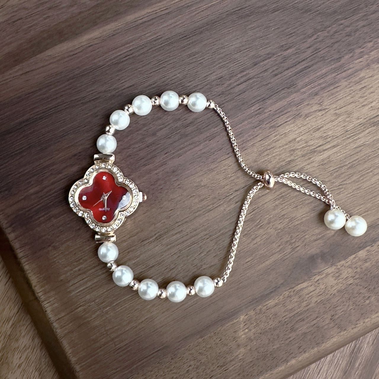 Clover Pearl Watch Collection